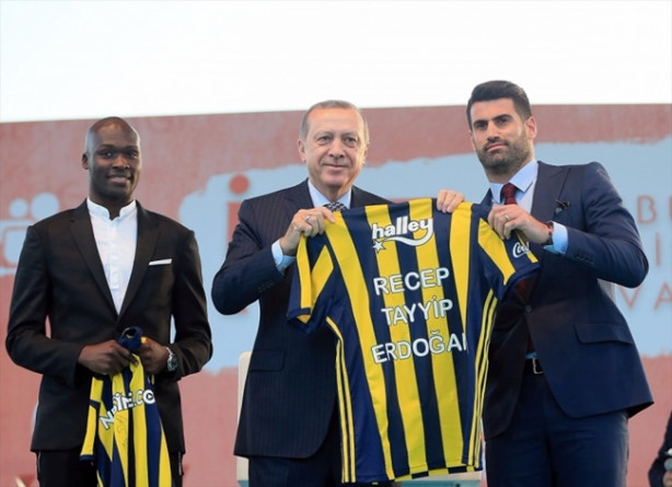 Foto - Cumhurbaşkanı Erdoğan'dan gençlik festivaline ilgi