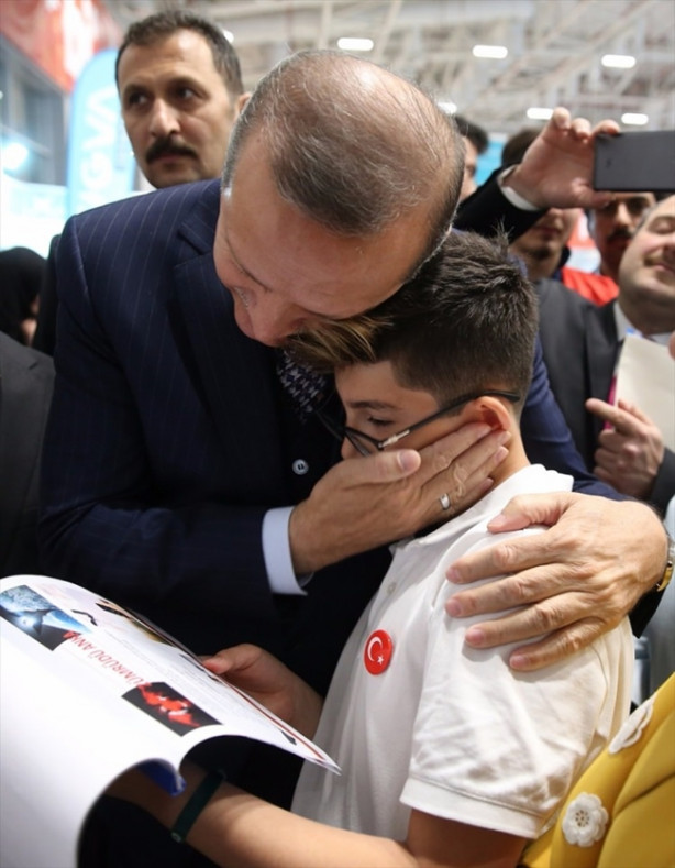 Foto - Cumhurbaşkanı Erdoğan'dan gençlik festivaline ilgi