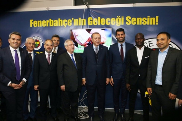 Foto - Cumhurbaşkanı Erdoğan'dan gençlik festivaline ilgi