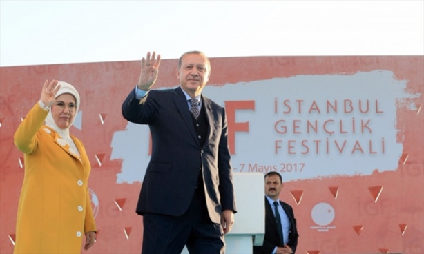 Foto - Cumhurbaşkanı Erdoğan'dan gençlik festivaline ilgi
