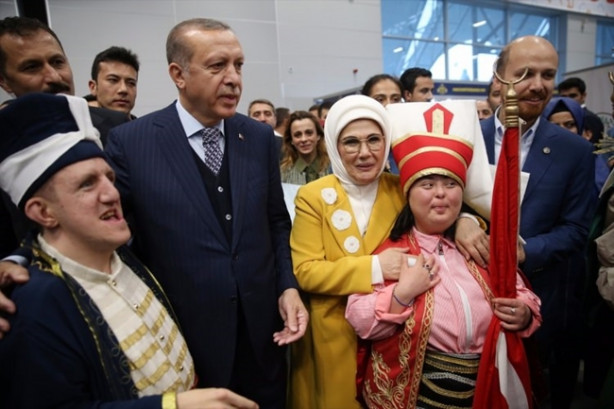 Foto - Cumhurbaşkanı Erdoğan'dan gençlik festivaline ilgi