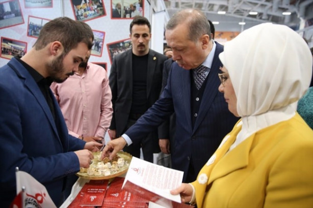 Foto - Cumhurbaşkanı Erdoğan'dan gençlik festivaline ilgi