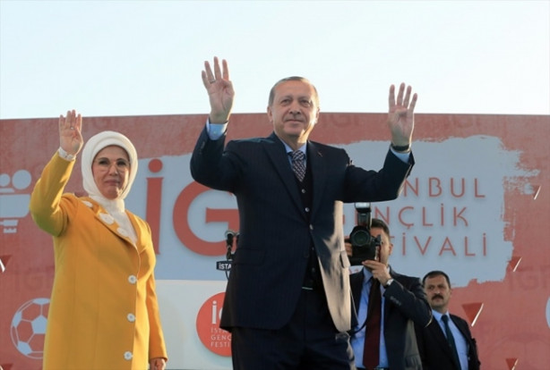 Foto - Cumhurbaşkanı Erdoğan'dan gençlik festivaline ilgi