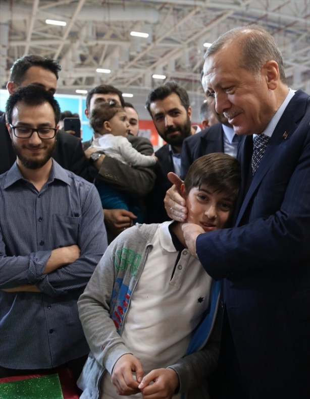 Foto - Cumhurbaşkanı Erdoğan'dan gençlik festivaline ilgi