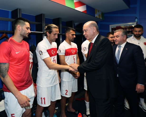 Foto - Cumhurbaşkanı Erdoğan'dan millilere tebrik