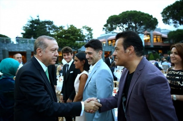 Foto - Cumhurbaşkanı Erdoğan'dan sanatçı ve sporculara iftar