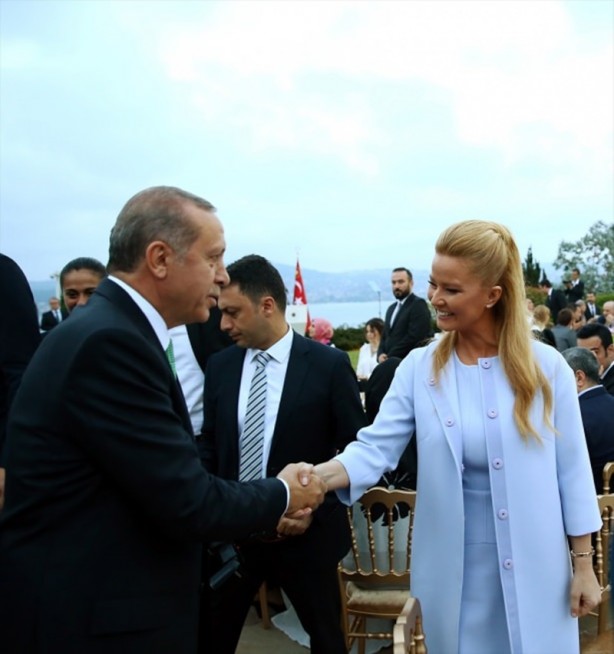Foto - Cumhurbaşkanı Erdoğan'dan sanatçı ve sporculara iftar