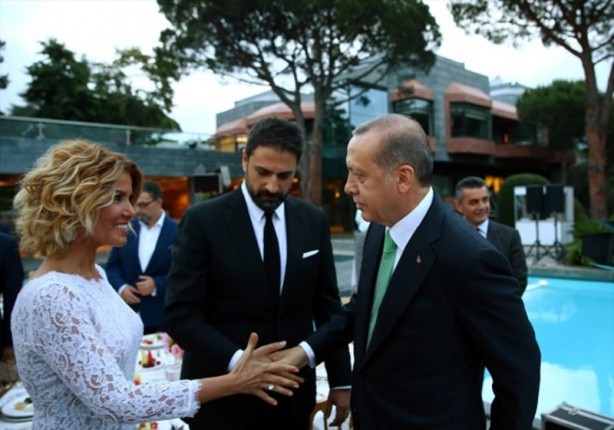 Foto - Cumhurbaşkanı Erdoğan'dan sanatçı ve sporculara iftar