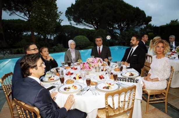 Foto - Cumhurbaşkanı Erdoğan'dan sanatçı ve sporculara iftar