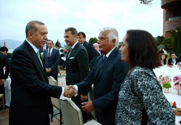 Foto - Cumhurbaşkanı Erdoğan'dan sanatçı ve sporculara iftar