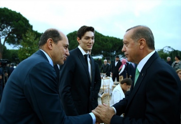 Foto - Cumhurbaşkanı Erdoğan'dan sanatçı ve sporculara iftar