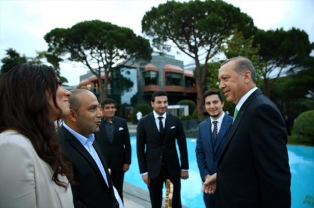 Foto - Cumhurbaşkanı Erdoğan'dan sanatçı ve sporculara iftar