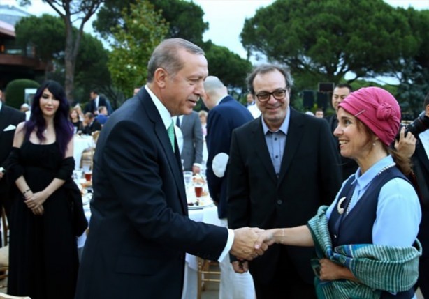 Foto - Cumhurbaşkanı Erdoğan'dan sanatçı ve sporculara iftar
