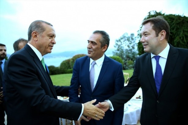 Foto - Cumhurbaşkanı Erdoğan'dan sanatçı ve sporculara iftar