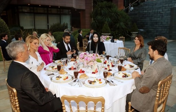 Foto - Cumhurbaşkanı Erdoğan'dan sanatçı ve sporculara iftar