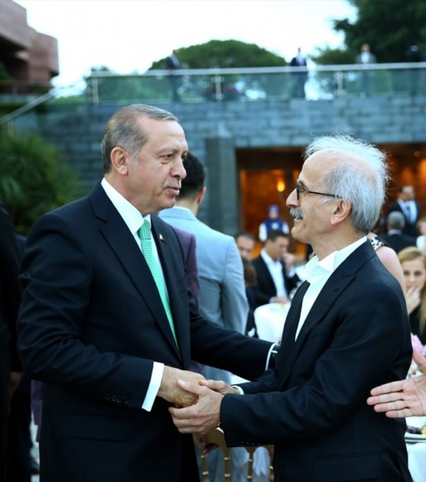 Foto - Cumhurbaşkanı Erdoğan'dan sanatçı ve sporculara iftar