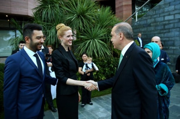 Foto - Cumhurbaşkanı Erdoğan'dan sanatçı ve sporculara iftar