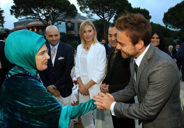Foto - Cumhurbaşkanı Erdoğan'dan sanatçı ve sporculara iftar