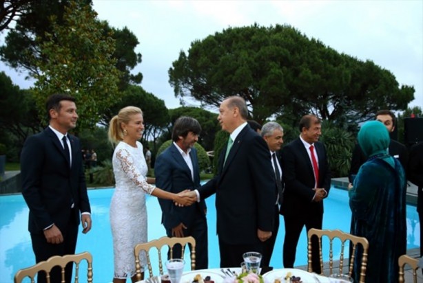 Foto - Cumhurbaşkanı Erdoğan'dan sanatçı ve sporculara iftar