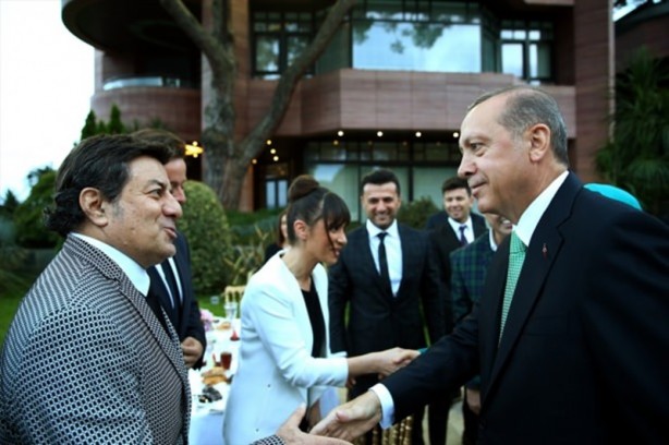 Foto - Cumhurbaşkanı Erdoğan'dan sanatçı ve sporculara iftar