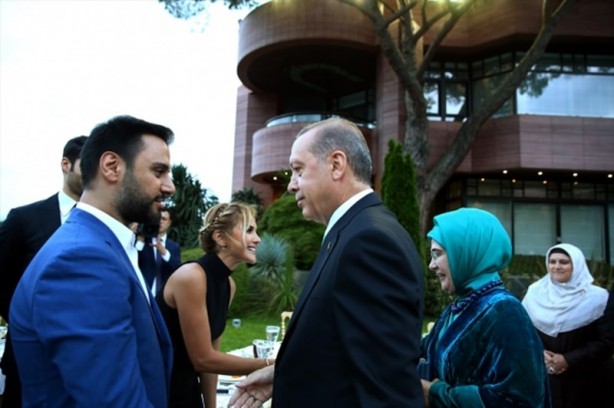 Foto - Cumhurbaşkanı Erdoğan'dan sanatçı ve sporculara iftar