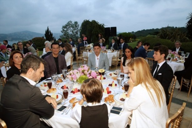 Foto - Cumhurbaşkanı Erdoğan'dan sanatçı ve sporculara iftar
