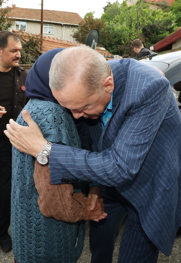 Cumhurbaşkanı Erdoğan'dan vefa! Eski komşusunu ziyaret etti