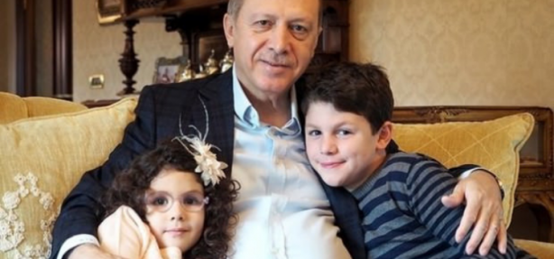 Foto - Cumhurbaşkanı Erdoğan’ı havalara uçuran gelişme! 9. kez dede oldu! Bebeğe bakın ne isim verdiler