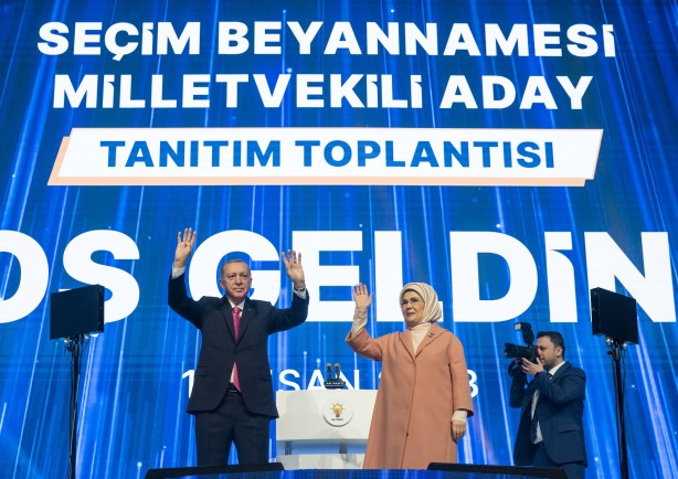 Foto - Cumhurbaşkanı Erdoğan'ın dikkatini çeken pankart! Salonda alkış tufanı koptu