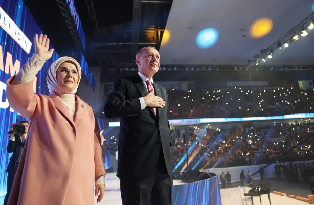 Foto - Cumhurbaşkanı Erdoğan'ın dikkatini çeken pankart! Salonda alkış tufanı koptu