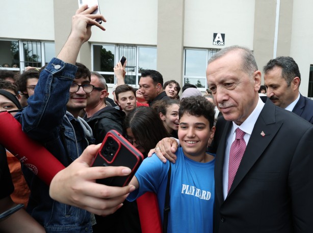 Foto - Cumhurbaşkanı Erdoğan'ın Haydarpaşa Lisesi'nde katıldığı karne dağıtım töreninden kareler