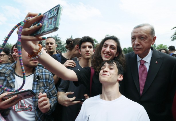 Foto - Cumhurbaşkanı Erdoğan'ın Haydarpaşa Lisesi'nde katıldığı karne dağıtım töreninden kareler