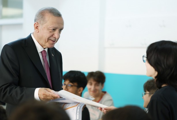 Foto - Cumhurbaşkanı Erdoğan'ın Haydarpaşa Lisesi'nde katıldığı karne dağıtım töreninden kareler