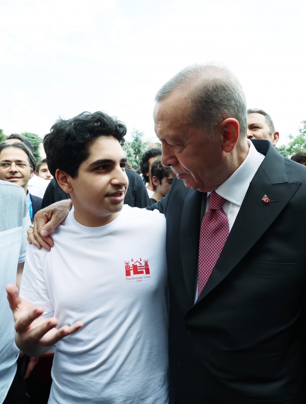 Foto - Cumhurbaşkanı Erdoğan'ın Haydarpaşa Lisesi'nde katıldığı karne dağıtım töreninden kareler