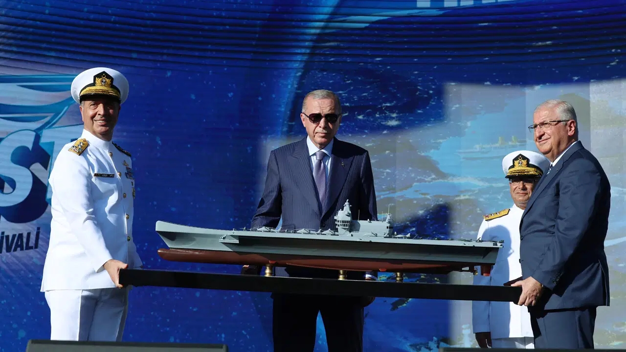 Foto - Cumhurbaşkanı Erdoğan’ın katıldığı törendeki görüntü gündem olmuştu! Cüneyt Özdemir’den olay yorum