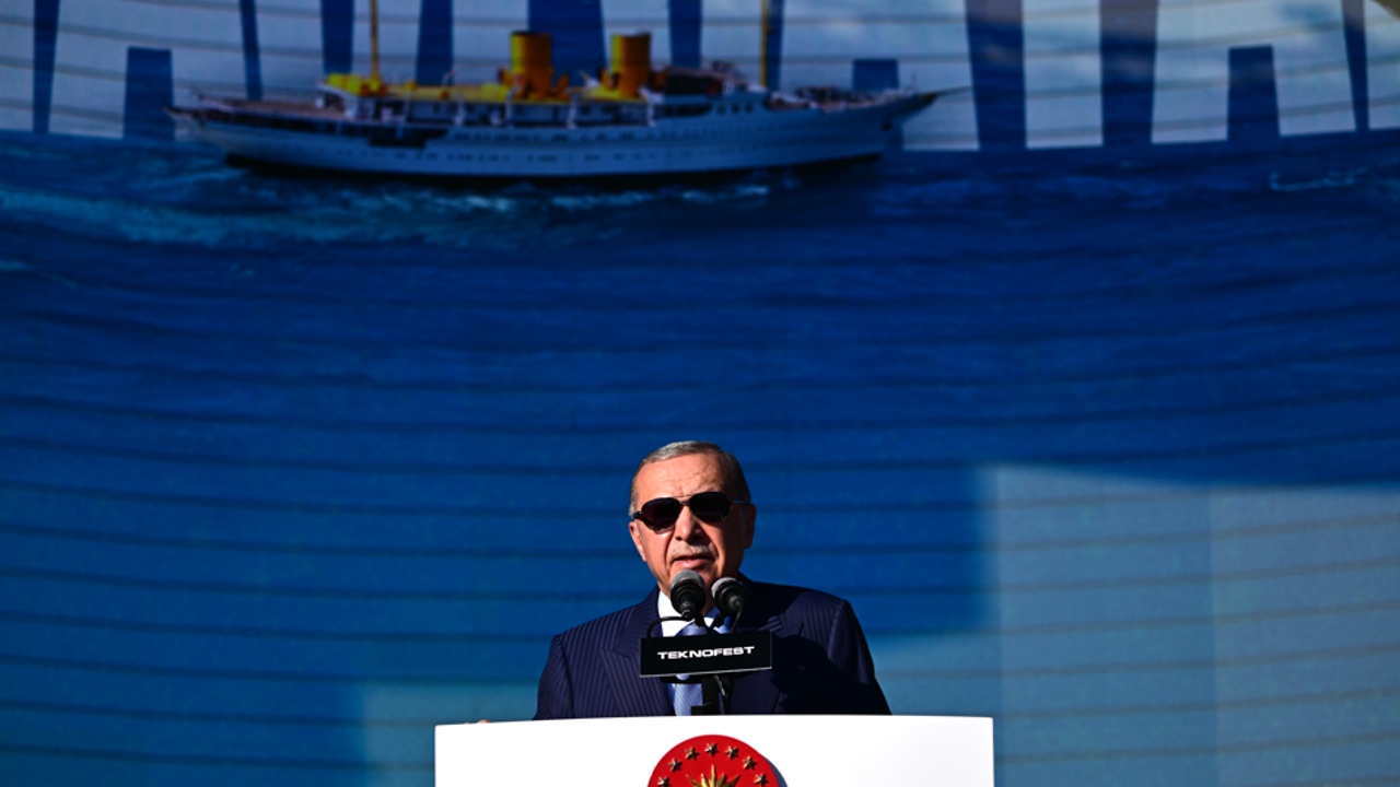 Foto - Cumhurbaşkanı Erdoğan’ın katıldığı törendeki görüntü gündem olmuştu! Cüneyt Özdemir’den olay yorum