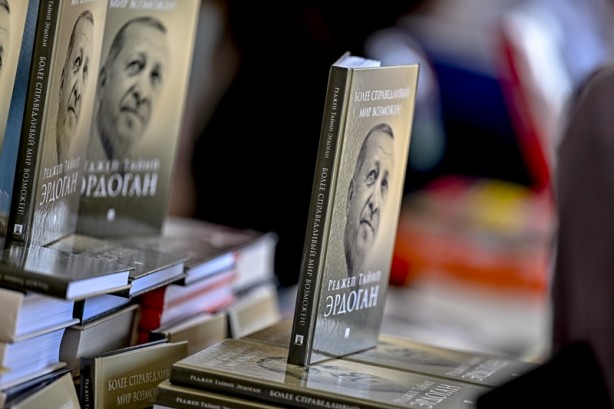 Foto - Cumhurbaşkanı Erdoğan’ın kitabına Rusya'da yoğun ilgi