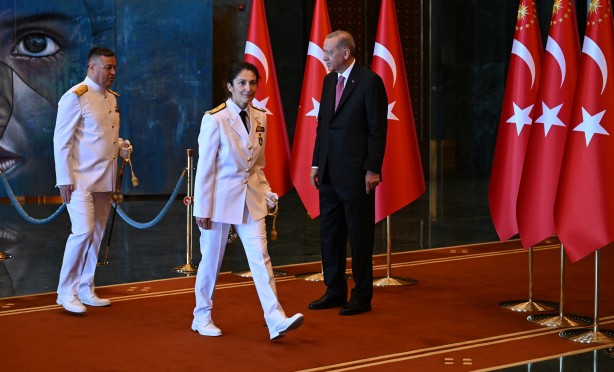 Foto - Cumhurbaşkanı Erdoğan'ın tebrikleri kabul ettiği salonda dikkat çeken detay!