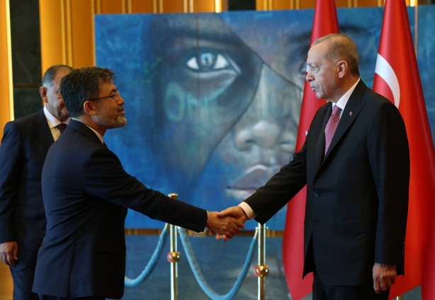 Foto - Cumhurbaşkanı Erdoğan'ın tebrikleri kabul ettiği salonda dikkat çeken detay!