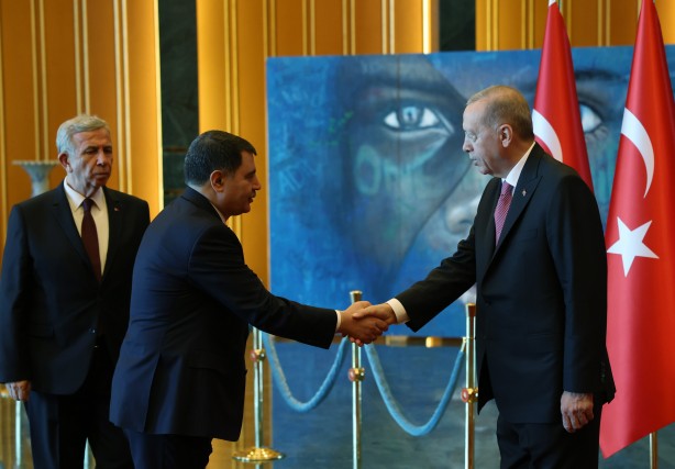 Foto - Cumhurbaşkanı Erdoğan'ın tebrikleri kabul ettiği salonda dikkat çeken detay!