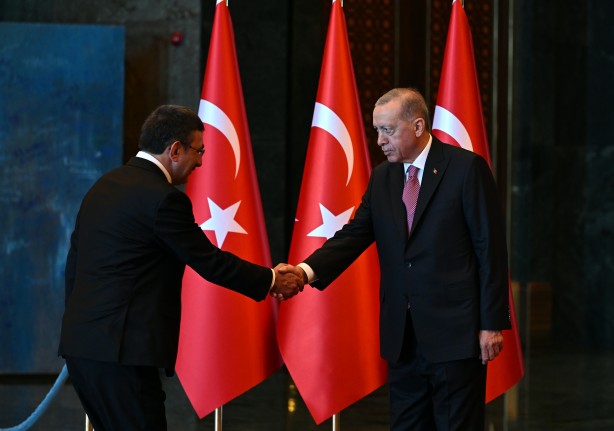 Foto - Cumhurbaşkanı Erdoğan'ın tebrikleri kabul ettiği salonda dikkat çeken detay!