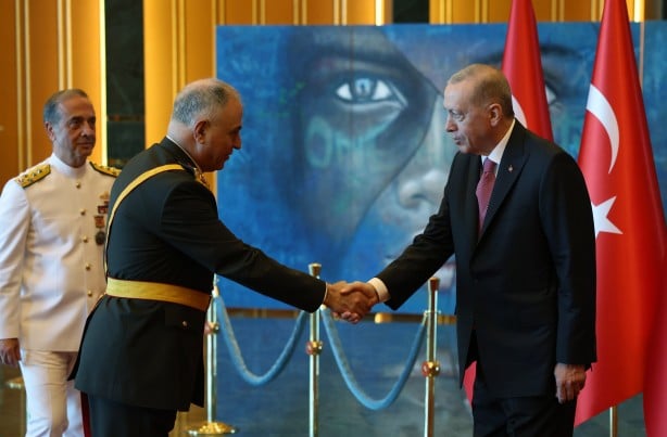 Foto - Cumhurbaşkanı Erdoğan'ın tebrikleri kabul ettiği salonda dikkat çeken detay!