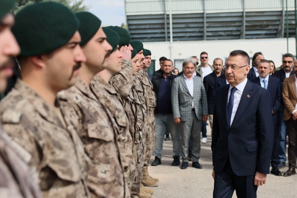 Foto - Cumhurbaşkanı Yardımcısı Oktay, özel harekat polisleriyle bayramlaştı