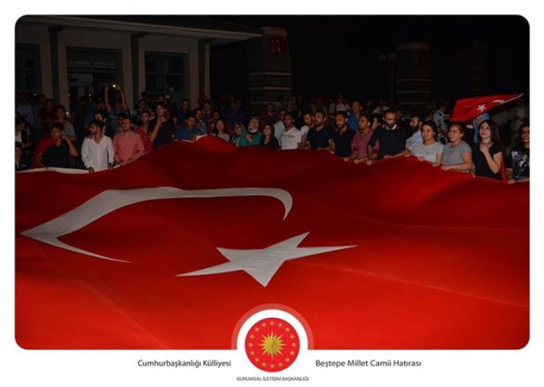 Foto - Cumhurbaşkanlığı Külliyesi'nde demokrasi nöbeti