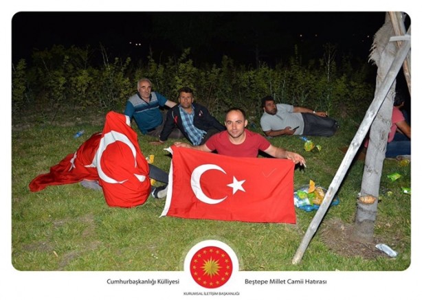 Cumhurbaşkanlığı Külliyesi'nde demokrasi nöbeti