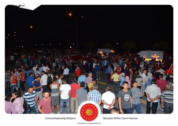 Foto - Cumhurbaşkanlığı Külliyesi'nde demokrasi nöbeti