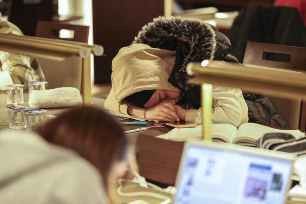 Foto - Cumhurbaşkanlığı Millet Kütüphanesi, öğrencilerden sahur vaktinde de yoğun ilgi görüyor