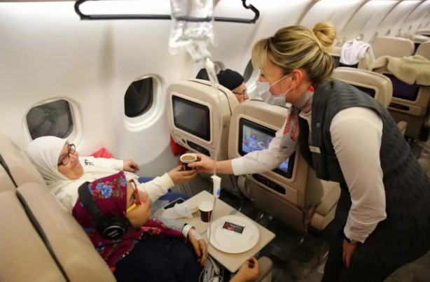 Foto - Cumhurbaşkanlığı uçağı depremzedeler için görevde!