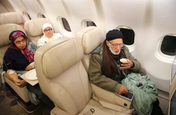 Foto - Cumhurbaşkanlığı uçağı depremzedeler için görevde!