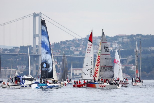 Foto - Cumhurbaşkanlığı Uluslararası Yat Yarışı, İstanbul Boğazı'nda başladı